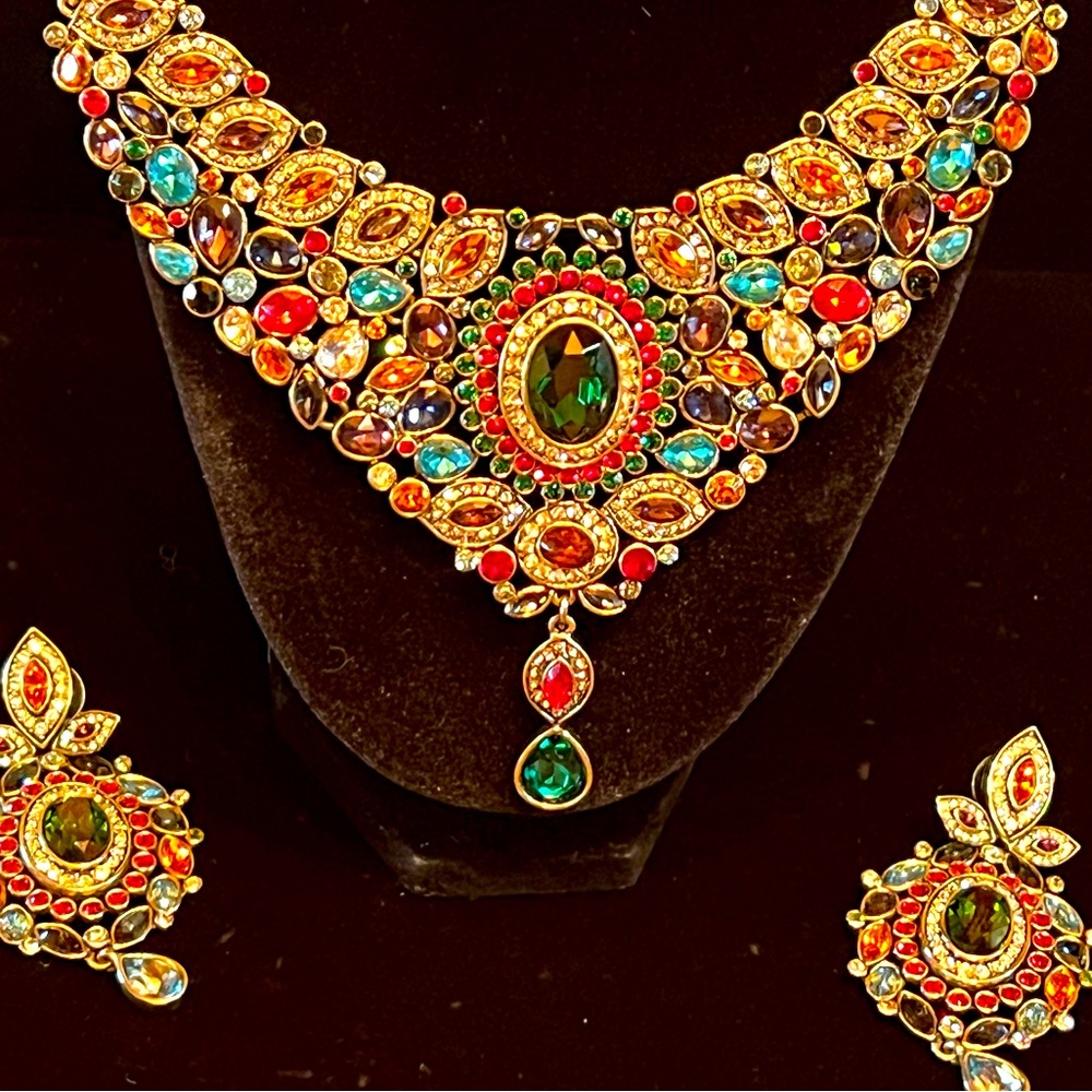 Stunning Heidi Daus Worth The Wait Necklace and Earrings
